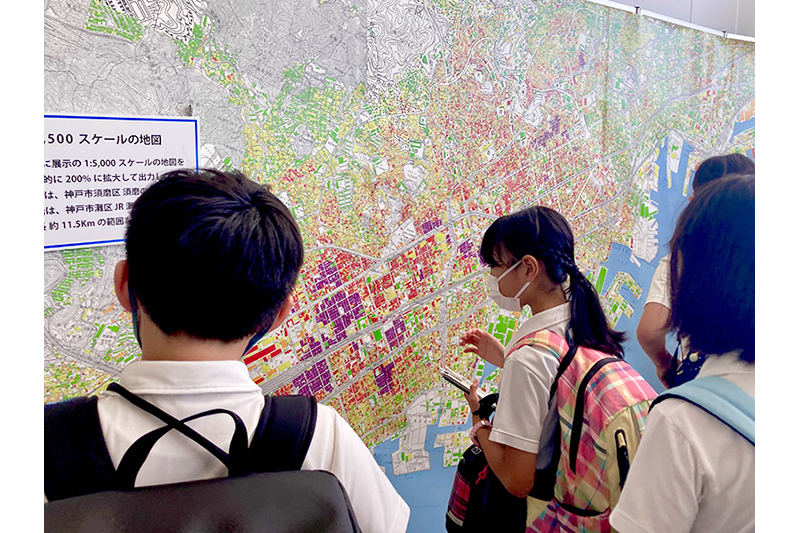 阪神･淡路大震災時の調査活動(人と防災未来センター)