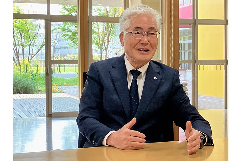 校長　花山吉徳先生