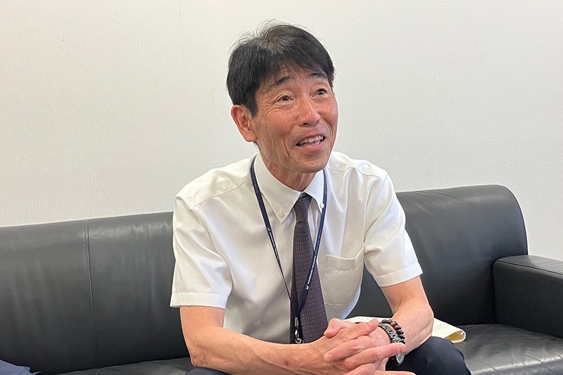 校長　高塚佳紀先生