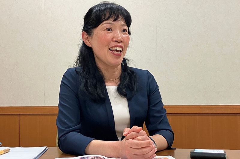 国語科　井原暢子先生