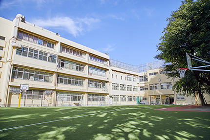 宝仙学園小学校　校舎