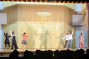 6年生を送る会（2月）<br>クラブの発表もあります。<br><br><br>