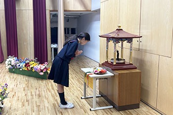 花まつり (4月)<br>お釈迦様の生誕をお祝いします